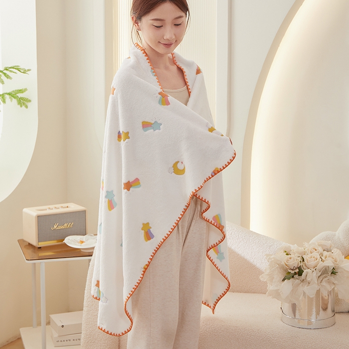 91家纺网 家纺一手货源 找家纺 （总）楼兰公主 2025秋冬新款云朵绒披肩毯毛毯毯子多功能盖毯