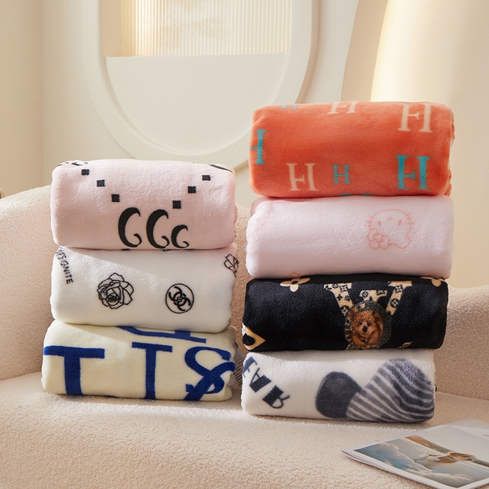 91家纺网 家纺一手货源 找家纺 （总）楼兰公主 2025秋冬新款潮牌披肩毯毛毯毯子多功能盖毯