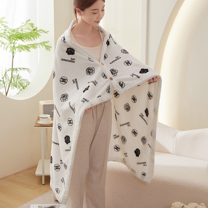 91家纺网 家纺一手货源 找家纺 （总）楼兰公主 2025秋冬新款潮牌披肩毯毛毯毯子多功能盖毯