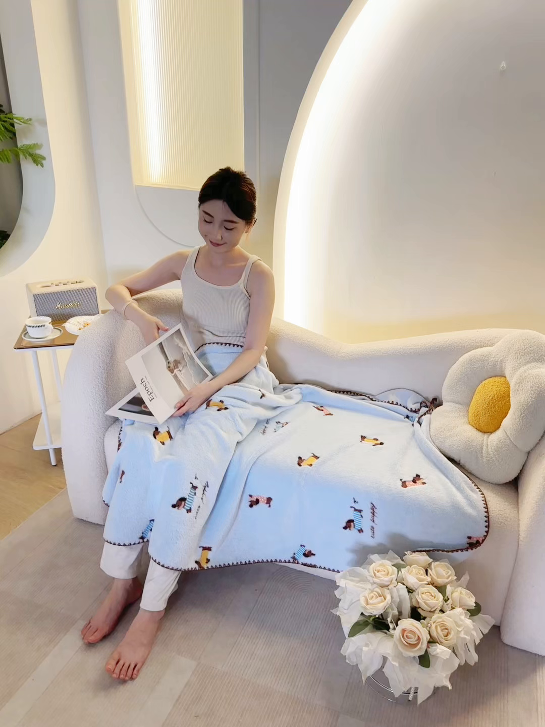 91家纺网 家纺一手货源 找家纺 楼兰公主 2025秋冬新款云朵绒披肩毯毛毯毯子多功能盖毯 粉红喵