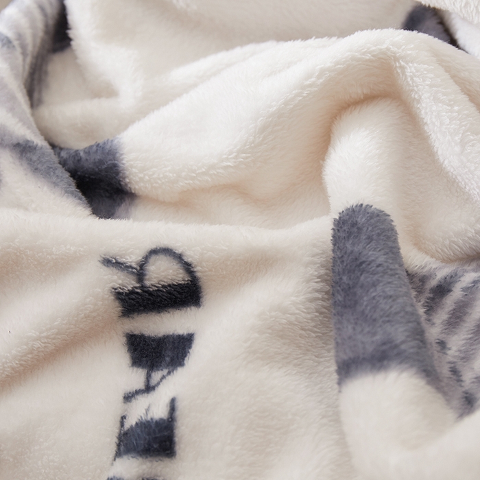 91家纺网 家纺一手货源 找家纺 楼兰公主 2025秋冬新款潮牌披肩毯毛毯毯子多功能盖毯 潮牌狗