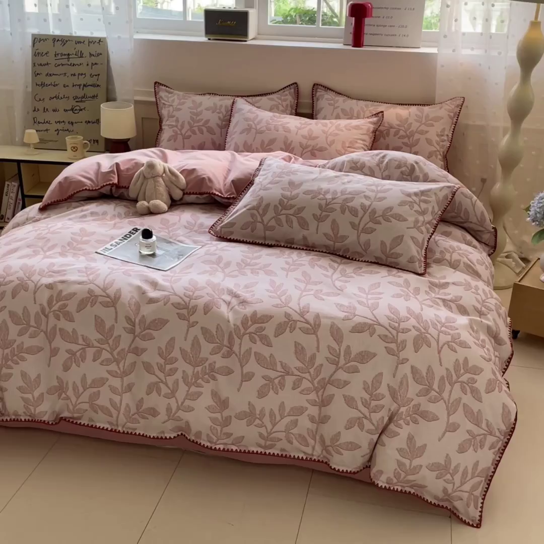 91家纺网 家纺一手货源 找家纺 如一 2025新款加厚全棉磨毛三角针四件套 叶语-粉