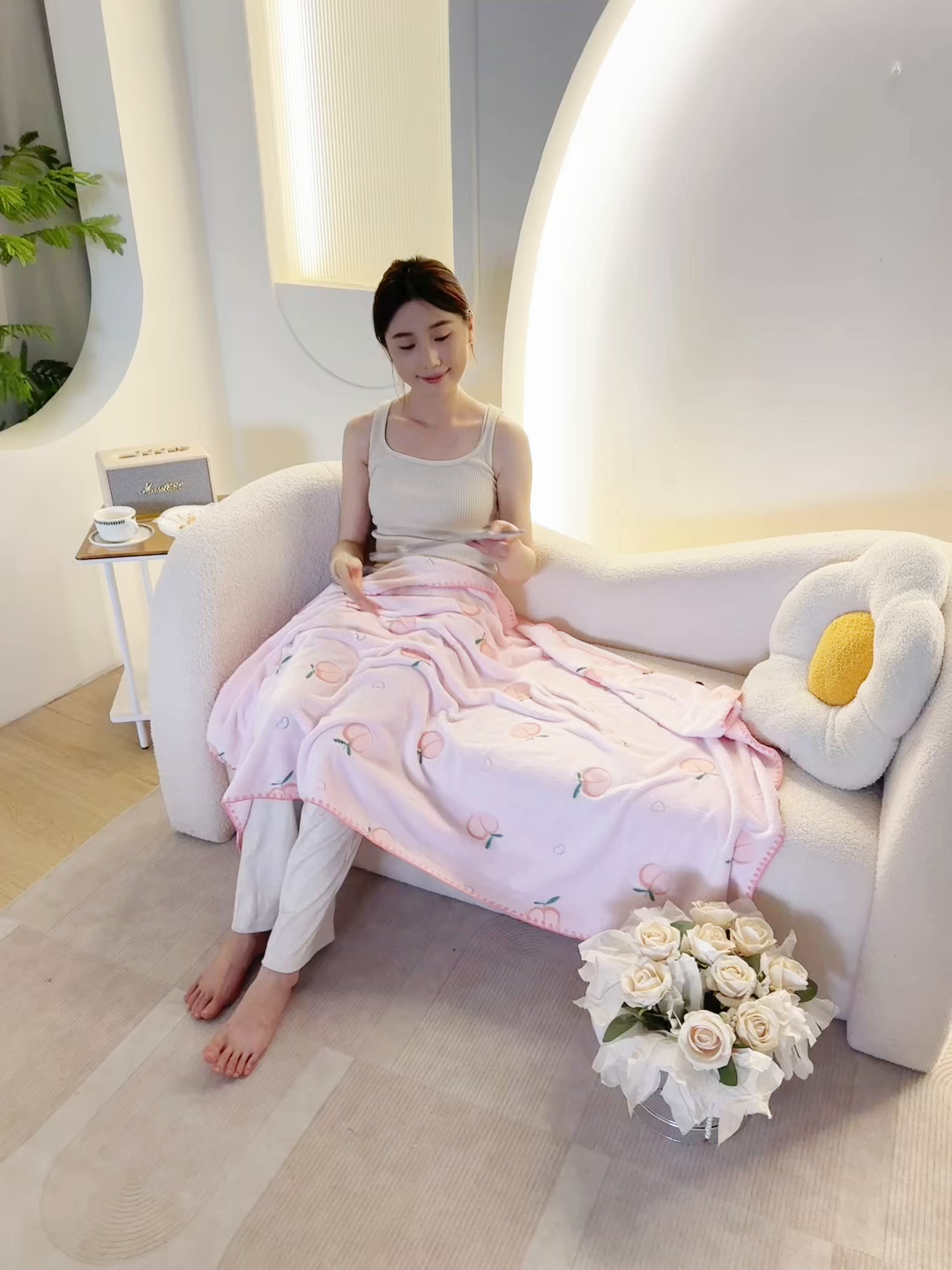 91家纺网 家纺一手货源 找家纺 楼兰公主 2025秋冬新款云朵绒披肩毯毛毯毯子多功能盖毯 腊肠狗