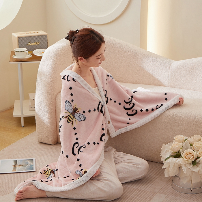 91家纺网 家纺一手货源 找家纺 楼兰公主 2025秋冬新款潮牌披肩毯毛毯毯子多功能盖毯 古里