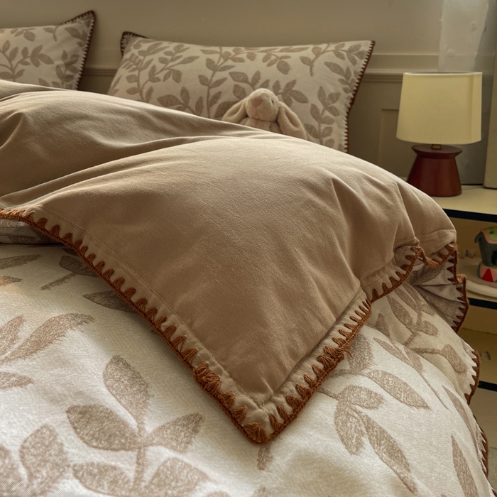 91家纺网 家纺一手货源 找家纺 如一 2025新款加厚全棉磨毛三角针四件套 叶语-咖