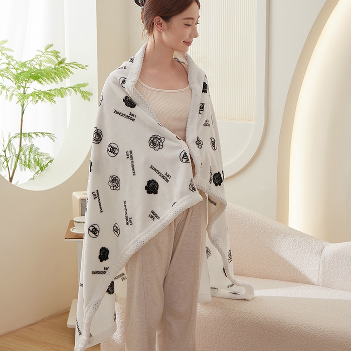 91家纺网 家纺一手货源 找家纺 楼兰公主 2025秋冬新款潮牌披肩毯毛毯毯子多功能盖毯 小香