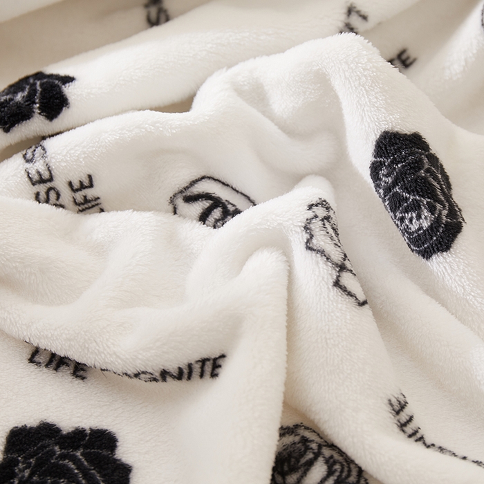 91家纺网 家纺一手货源 找家纺 楼兰公主 2025秋冬新款潮牌披肩毯毛毯毯子多功能盖毯 小香