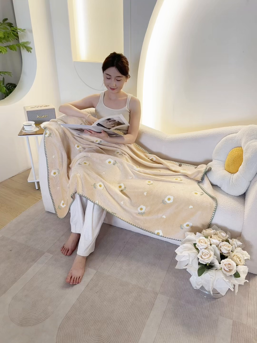 91家纺网 家纺一手货源 找家纺 楼兰公主 2025秋冬新款云朵绒披肩毯毛毯毯子多功能盖毯 小黄花