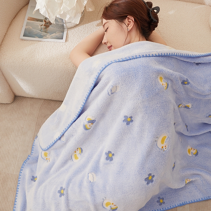 91家纺网 家纺一手货源 找家纺 楼兰公主 2025秋冬新款云朵绒披肩毯毛毯毯子多功能盖毯 鸭子蓝