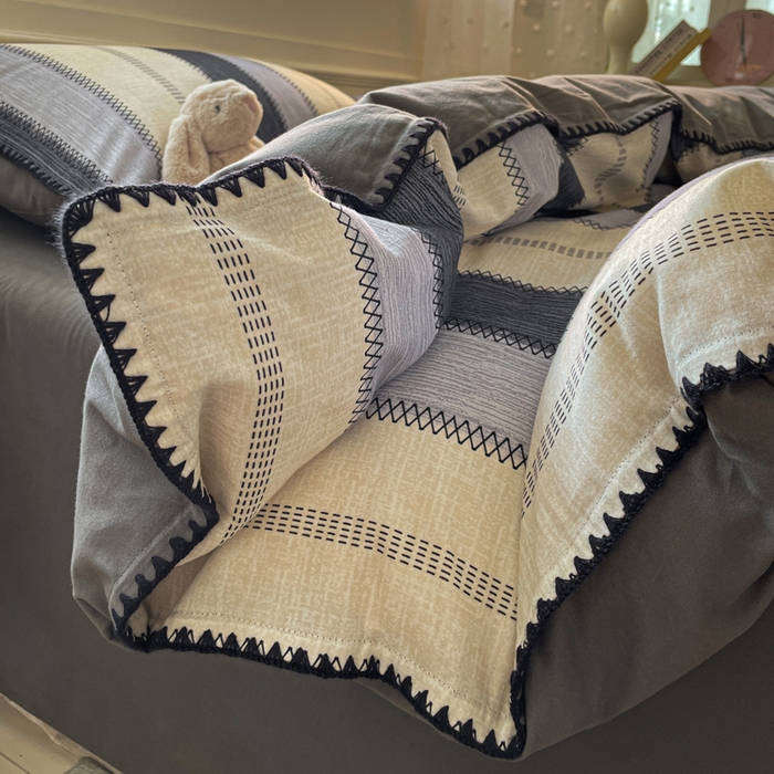 91家纺网 家纺一手货源 找家纺 如一 2025新款加厚全棉磨毛三角针四件套 韵律-灰