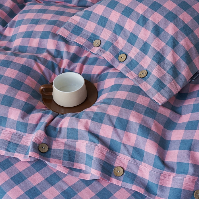 91家纺网 家纺一手货源 找家纺 贝尔 PELLHOME 全棉纽扣色织水洗棉格子四件套（可抖音代发） 梦幻-粉