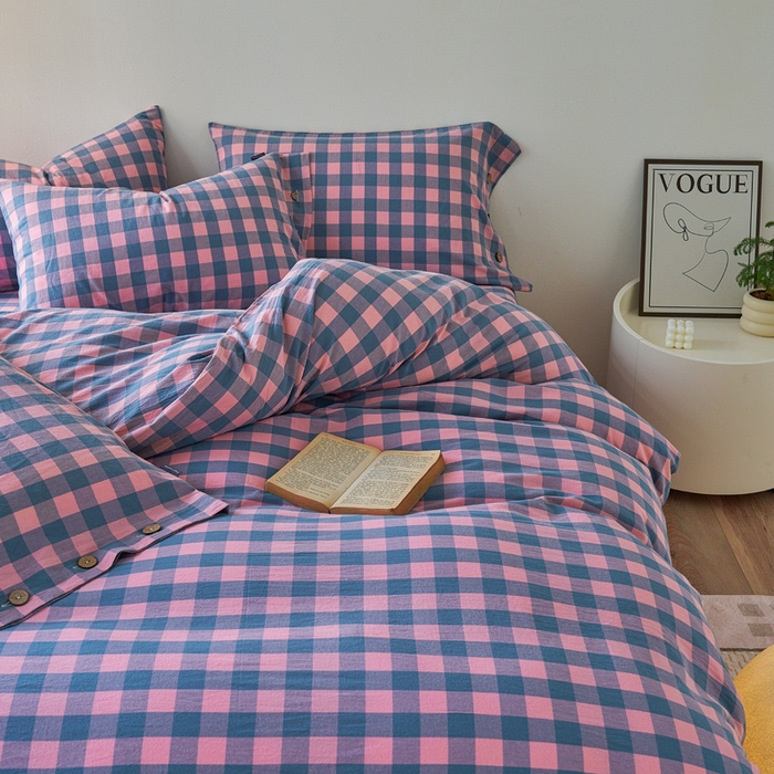 91家纺网 家纺一手货源 找家纺 贝尔 PELLHOME 全棉纽扣色织水洗棉格子四件套（可抖音代发） 梦幻-粉