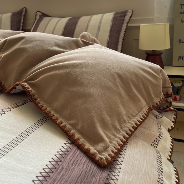 91家纺网 家纺一手货源 找家纺 如一 2025新款加厚全棉磨毛三角针四件套 韵律-咖