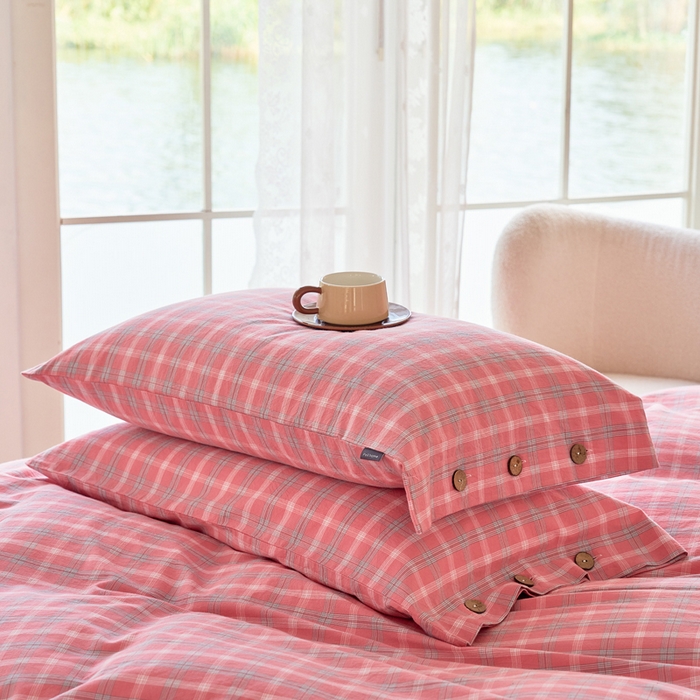 91家纺网 家纺一手货源 找家纺 贝尔 PELLHOME 全棉纽扣色织水洗棉格子四件套（可抖音代发） 梦田-粉