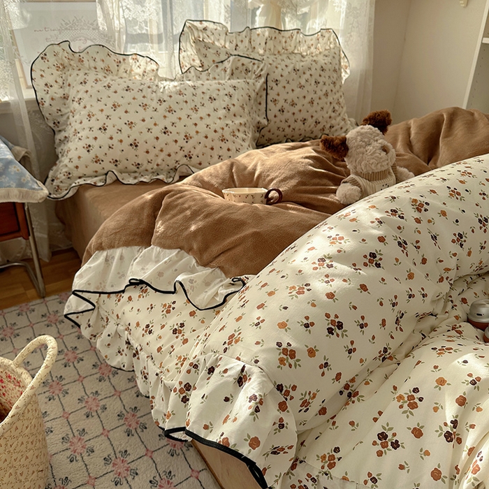 91家纺网 家纺一手货源 找家纺 （总）桃子家居 2025新款A类纯棉数码印花法式碎花棉加绒韩版花边碎花加厚牛奶绒四件套