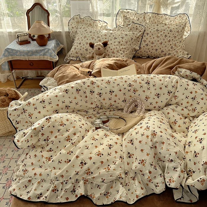 91家纺网 家纺一手货源 找家纺 （总）桃子家居 2025新款A类纯棉数码印花法式碎花棉加绒韩版花边碎花加厚牛奶绒四件套