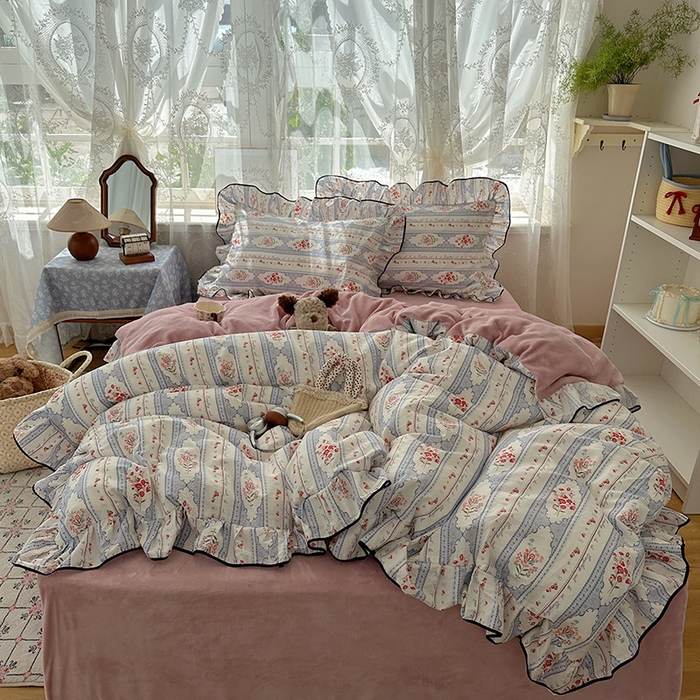 91家纺网 家纺一手货源 找家纺 （总）桃子家居 2025新款A类纯棉数码印花法式碎花棉加绒韩版花边碎花加厚牛奶绒四件套