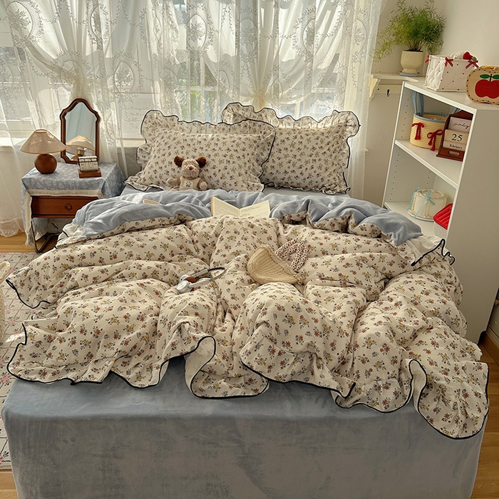 91家纺网 家纺一手货源 找家纺 （总）桃子家居 2025新款A类纯棉数码印花法式碎花棉加绒韩版花边碎花加厚牛奶绒四件套