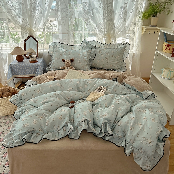 91家纺网 家纺一手货源 找家纺 桃子家居 2025新款A类纯棉数码印花法式碎花棉加绒韩版花边碎花加厚牛奶绒四件套 棉加绒-花边芳华