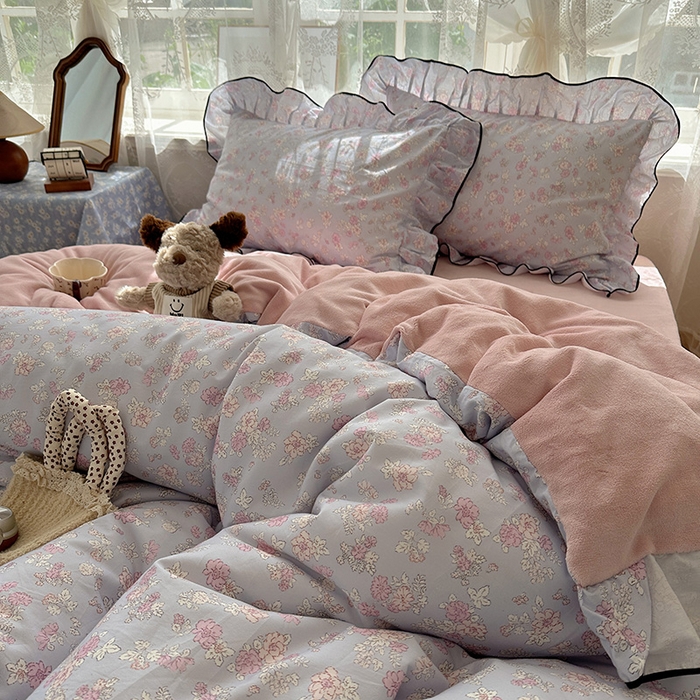 91家纺网 家纺一手货源 找家纺 桃子家居 2025新款A类纯棉数码印花法式碎花棉加绒韩版花边碎花加厚牛奶绒四件套 棉加绒-花边粉诺