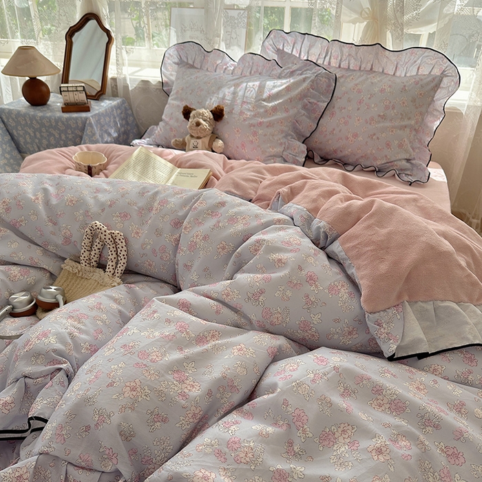 91家纺网 家纺一手货源 找家纺 桃子家居 2025新款A类纯棉数码印花法式碎花棉加绒韩版花边碎花加厚牛奶绒四件套 棉加绒-花边粉诺