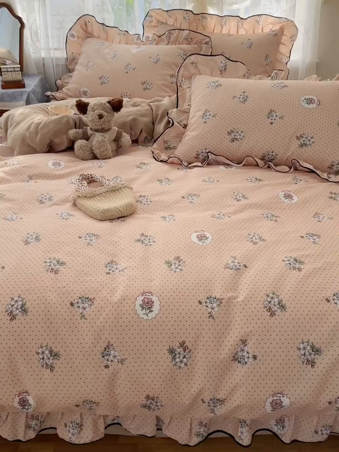 91家纺网 家纺一手货源 找家纺 桃子家居 2025新款A类纯棉数码印花法式碎花棉加绒韩版花边碎花加厚牛奶绒四件套 棉加绒-花边海德花园