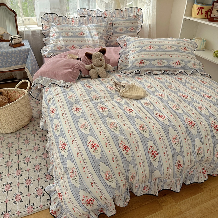 91家纺网 家纺一手货源 找家纺 桃子家居 2025新款A类纯棉数码印花法式碎花棉加绒韩版花边碎花加厚牛奶绒四件套 棉加绒-花边花城秘境