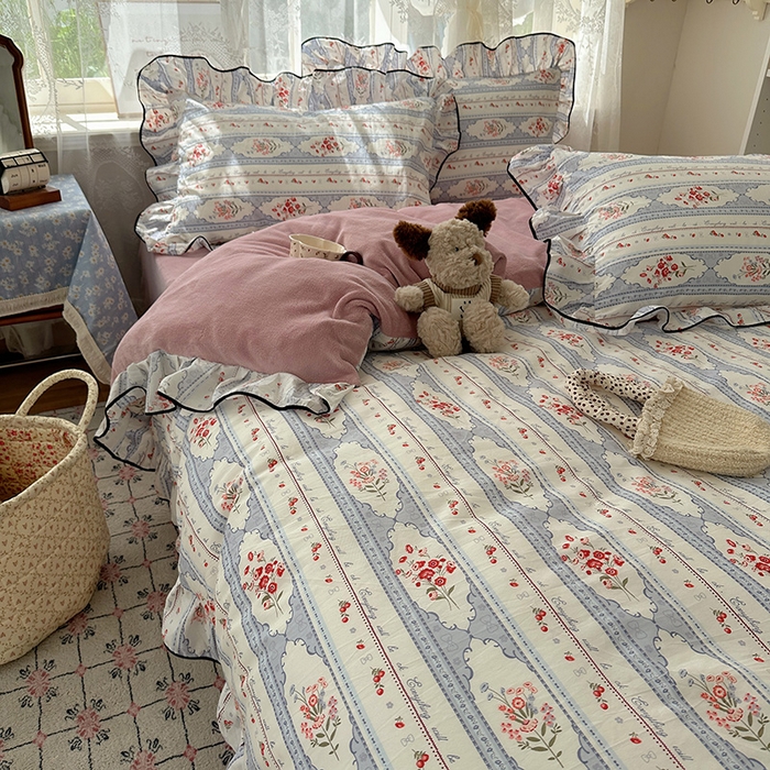 91家纺网 家纺一手货源 找家纺 桃子家居 2025新款A类纯棉数码印花法式碎花棉加绒韩版花边碎花加厚牛奶绒四件套 棉加绒-花边花城秘境