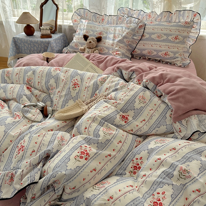 91家纺网 家纺一手货源 找家纺 桃子家居 2025新款A类纯棉数码印花法式碎花棉加绒韩版花边碎花加厚牛奶绒四件套 棉加绒-花边花城秘境