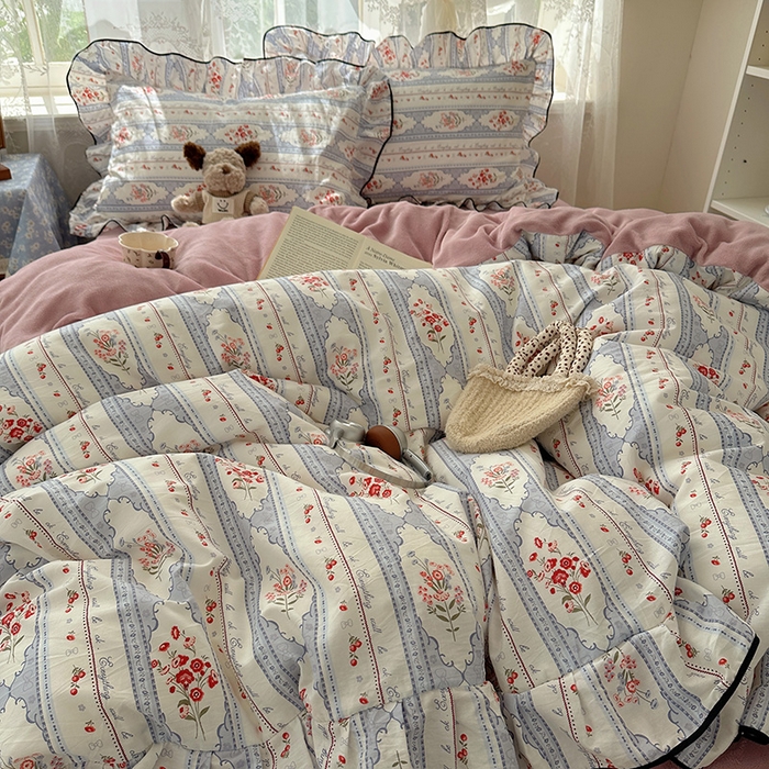 91家纺网 家纺一手货源 找家纺 桃子家居 2025新款A类纯棉数码印花法式碎花棉加绒韩版花边碎花加厚牛奶绒四件套 棉加绒-花边花城秘境