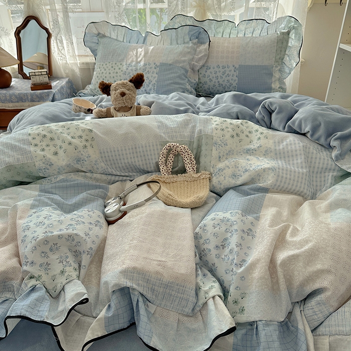 91家纺网 家纺一手货源 找家纺 桃子家居 2025新款A类纯棉数码印花法式碎花棉加绒韩版花边碎花加厚牛奶绒四件套 棉加绒-花边花栖礼蓝