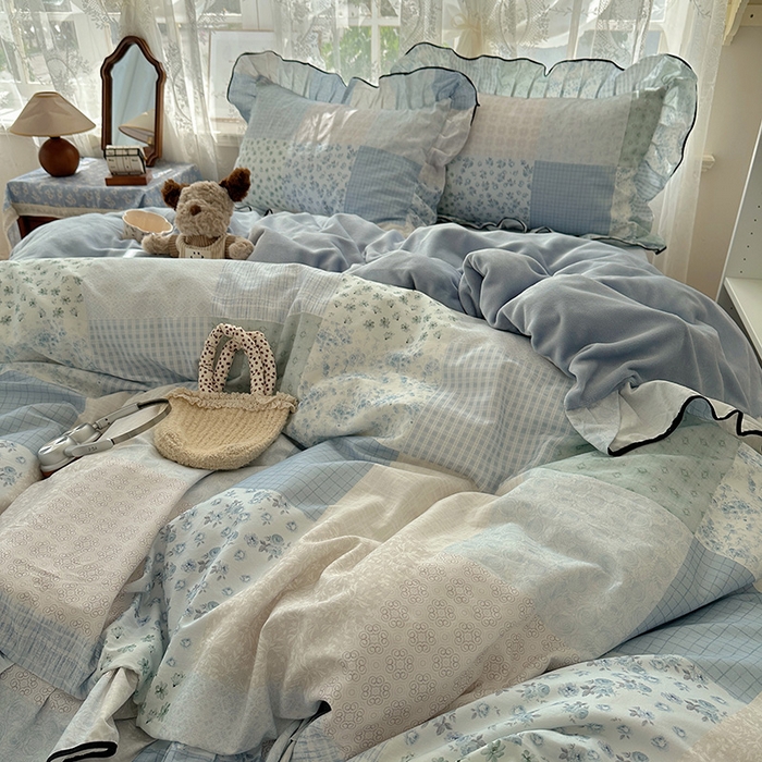 91家纺网 家纺一手货源 找家纺 桃子家居 2025新款A类纯棉数码印花法式碎花棉加绒韩版花边碎花加厚牛奶绒四件套 棉加绒-花边花栖礼蓝