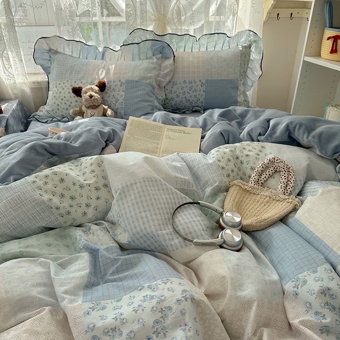 91家纺网 家纺一手货源 找家纺 桃子家居 2025新款A类纯棉数码印花法式碎花棉加绒韩版花边碎花加厚牛奶绒四件套 棉加绒-花边花栖礼蓝