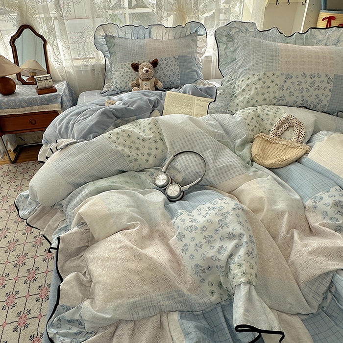 91家纺网 家纺一手货源 找家纺 桃子家居 2025新款A类纯棉数码印花法式碎花棉加绒韩版花边碎花加厚牛奶绒四件套 棉加绒-花边花栖礼蓝