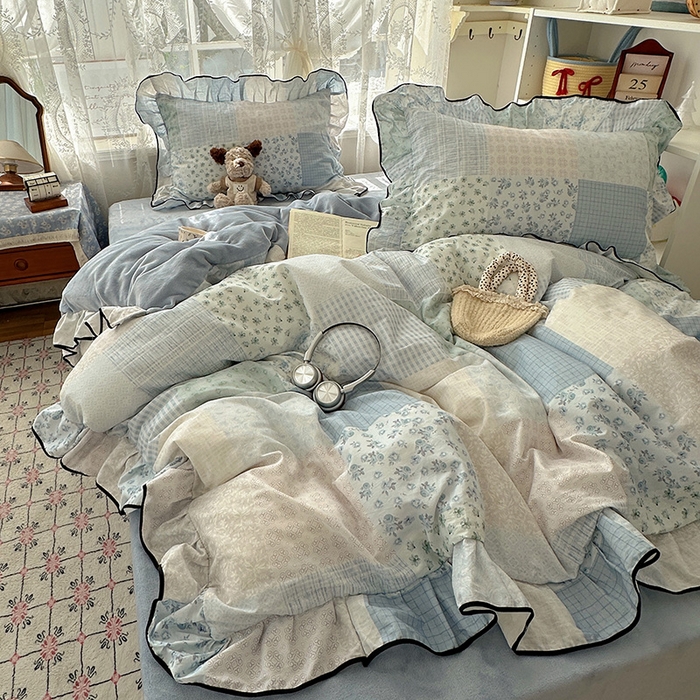 91家纺网 家纺一手货源 找家纺 桃子家居 2025新款A类纯棉数码印花法式碎花棉加绒韩版花边碎花加厚牛奶绒四件套 棉加绒-花边花栖礼蓝