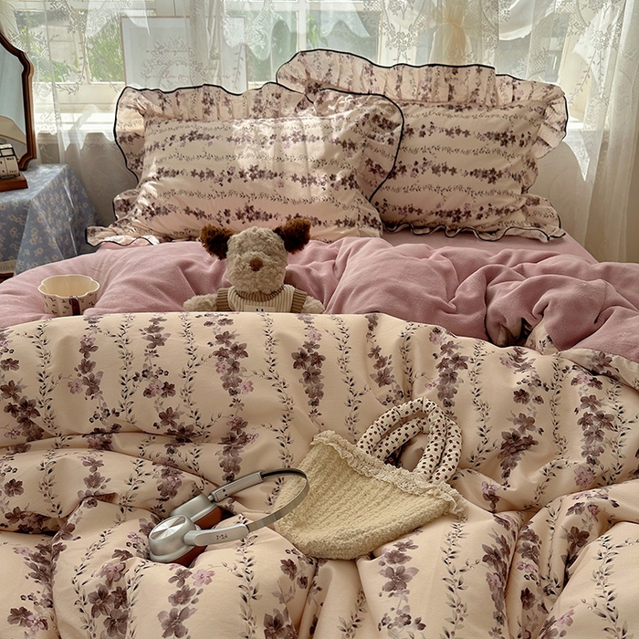 91家纺网 家纺一手货源 找家纺 桃子家居 2025新款A类纯棉数码印花法式碎花棉加绒韩版花边碎花加厚牛奶绒四件套 棉加绒-花边兰亭序