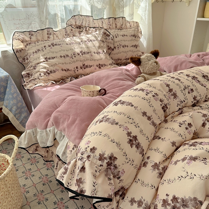 91家纺网 家纺一手货源 找家纺 桃子家居 2025新款A类纯棉数码印花法式碎花棉加绒韩版花边碎花加厚牛奶绒四件套 棉加绒-花边兰亭序