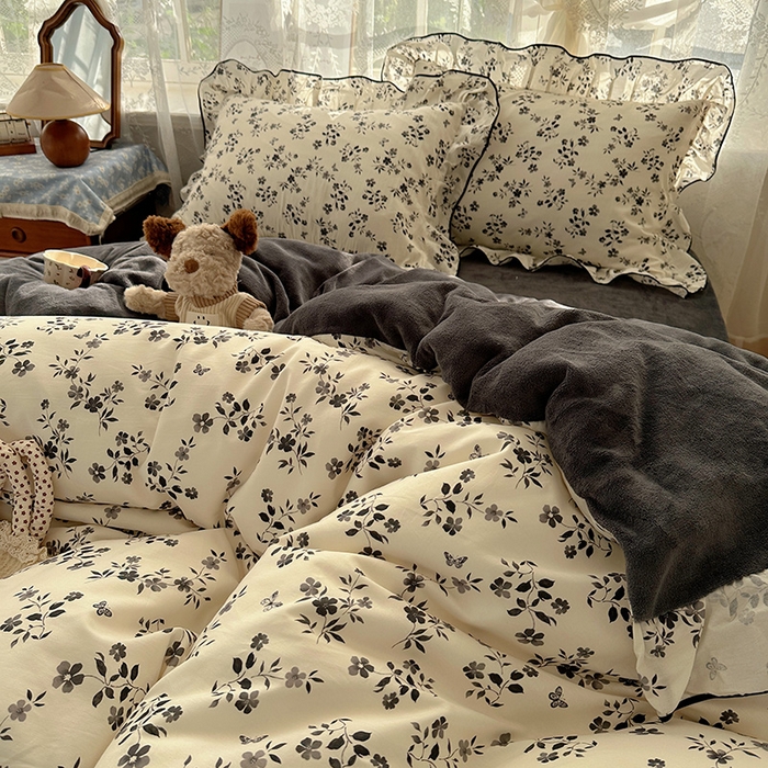 91家纺网 家纺一手货源 找家纺 桃子家居 2025新款A类纯棉数码印花法式碎花棉加绒韩版花边碎花加厚牛奶绒四件套 棉加绒-花边楼兰梦