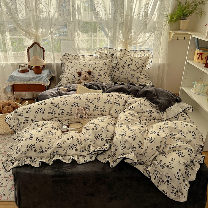 91家纺网 家纺一手货源 找家纺 桃子家居 2025新款A类纯棉数码印花法式碎花棉加绒韩版花边碎花加厚牛奶绒四件套 棉加绒-花边楼兰梦