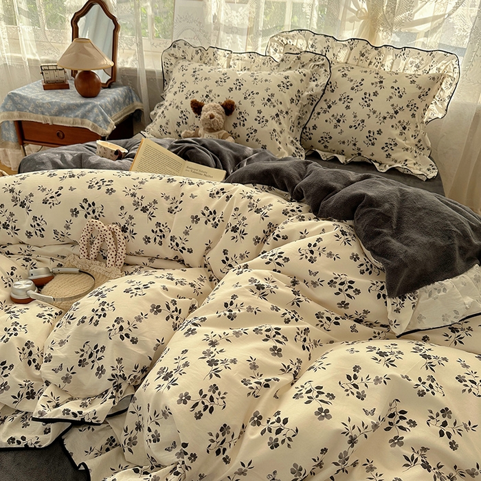 91家纺网 家纺一手货源 找家纺 桃子家居 2025新款A类纯棉数码印花法式碎花棉加绒韩版花边碎花加厚牛奶绒四件套 棉加绒-花边楼兰梦