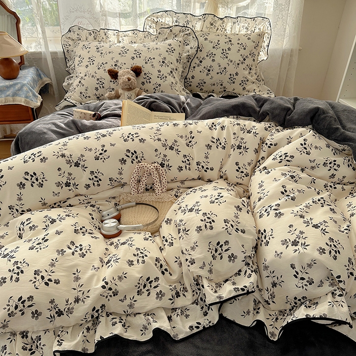 91家纺网 家纺一手货源 找家纺 桃子家居 2025新款A类纯棉数码印花法式碎花棉加绒韩版花边碎花加厚牛奶绒四件套 棉加绒-花边楼兰梦