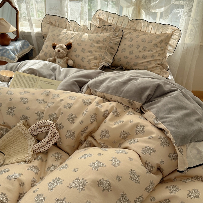 91家纺网 家纺一手货源 找家纺 桃子家居 2025新款A类纯棉数码印花法式碎花棉加绒韩版花边碎花加厚牛奶绒四件套 棉加绒-花边清香