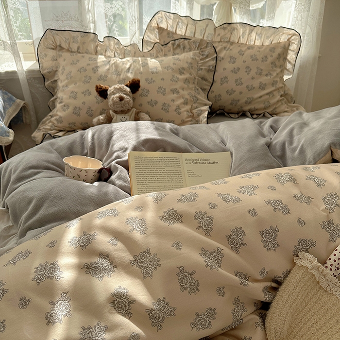 91家纺网 家纺一手货源 找家纺 桃子家居 2025新款A类纯棉数码印花法式碎花棉加绒韩版花边碎花加厚牛奶绒四件套 棉加绒-花边清香