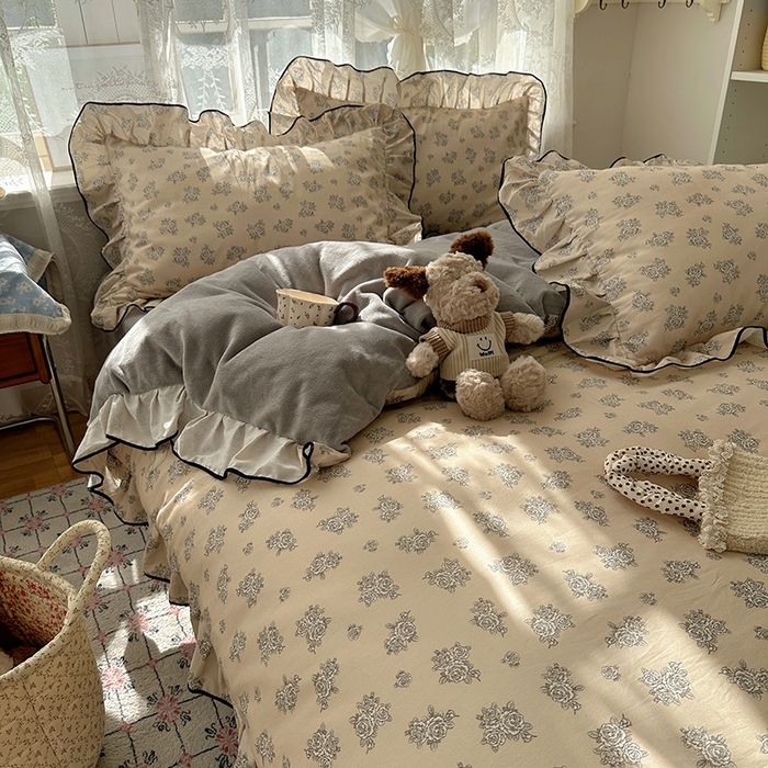 91家纺网 家纺一手货源 找家纺 桃子家居 2025新款A类纯棉数码印花法式碎花棉加绒韩版花边碎花加厚牛奶绒四件套 棉加绒-花边清香
