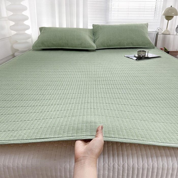 91家纺网 家纺一手货源 找家纺 拾小柒 2025新款全棉色织水洗棉防水隔尿床护垫床盖 浅绿色