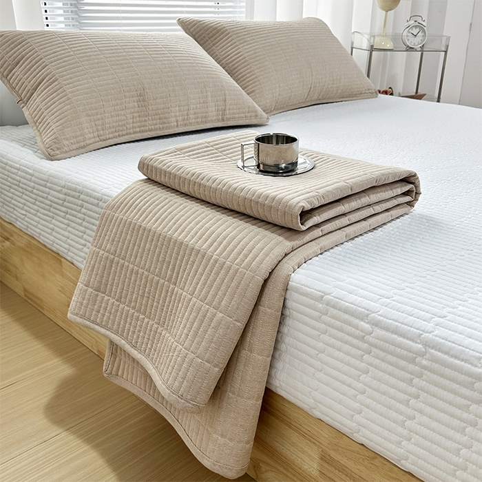 91家纺网 家纺一手货源 找家纺 拾小柒 2025新款全棉色织水洗棉防水隔尿床护垫床盖 卡其色