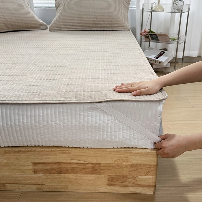 91家纺网 家纺一手货源 找家纺 拾小柒 2025新款全棉色织水洗棉防水隔尿床护垫床盖 卡其色