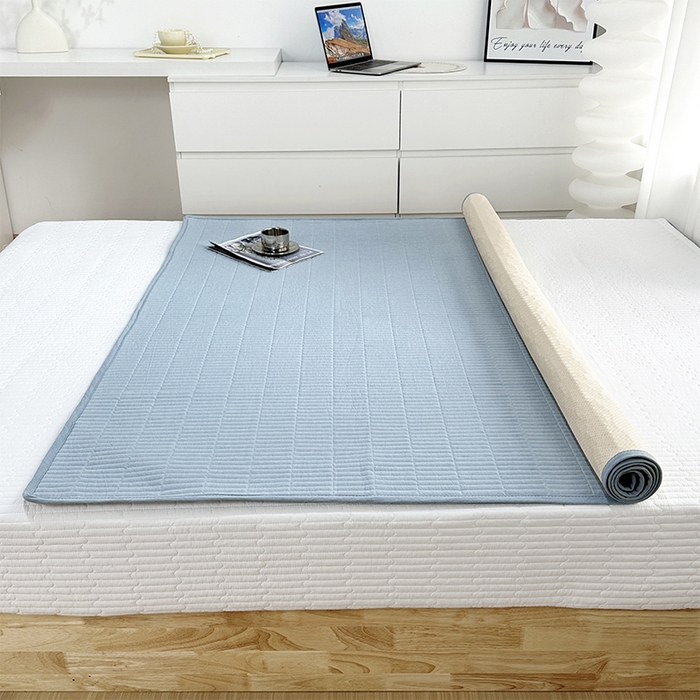 91家纺网 家纺一手货源 找家纺 拾小柒 2025新款全棉色织水洗棉防水隔尿床护垫床盖 浅蓝色