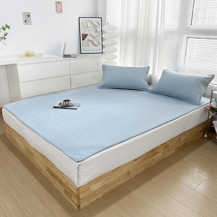 91家纺网 家纺一手货源 找家纺 拾小柒 2025新款全棉色织水洗棉防水隔尿床护垫床盖 浅蓝色