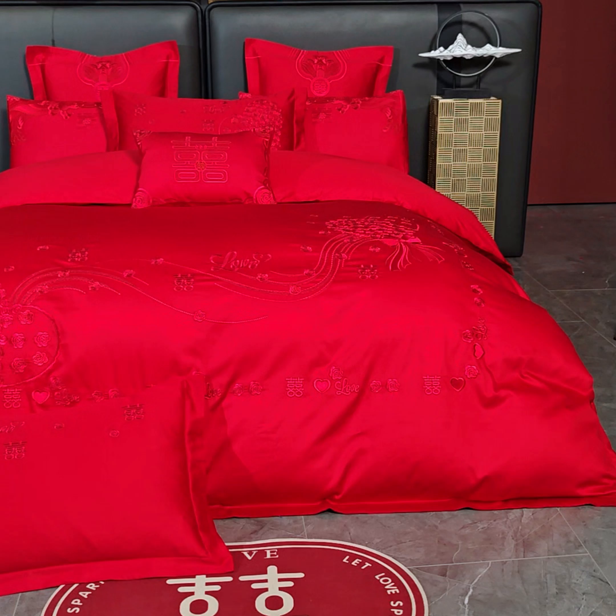 91家纺网 家纺一手货源 找家纺 芊囍纺 2025新款全棉刺绣婚庆四件套 幸福约定红